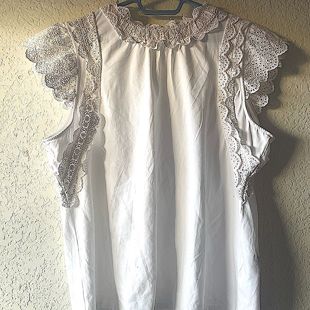 Charter Club White Eyelet-Trim Sleeveless Ruffled Top New size L